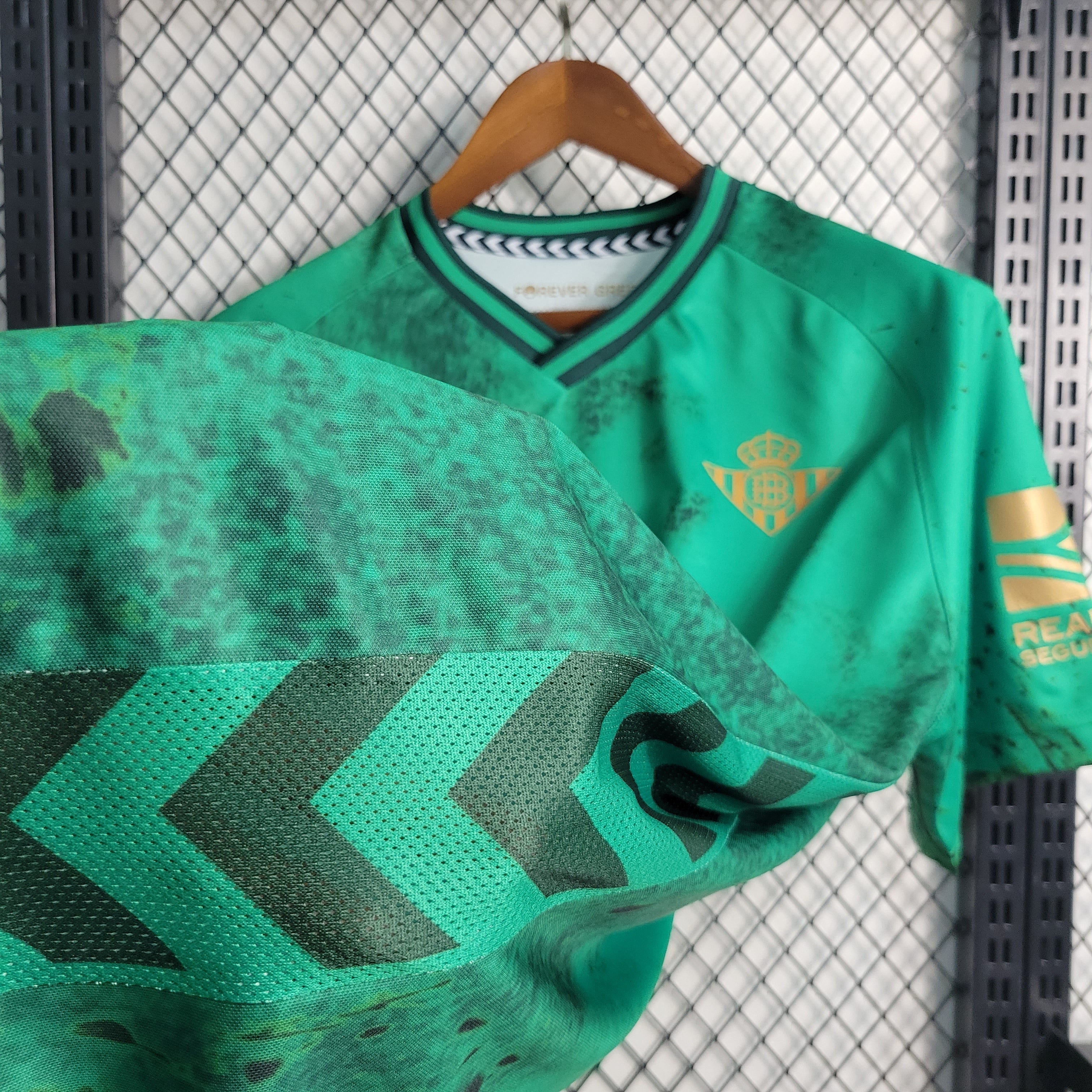 Camisa Real Betis Home 23/24 - Hummel Hombre | Versión Aficionado - Lançamento